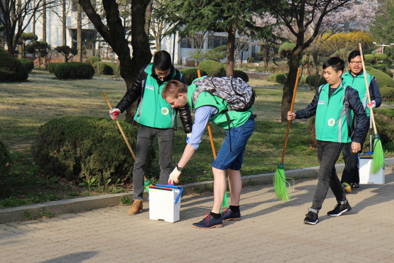 Saemaul Monthly Cleaning Campaign April 2016